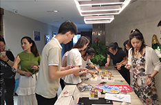 中間第四張圖片